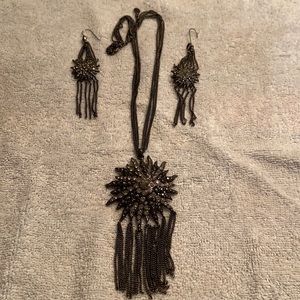 Sparkly gothic necklace and earring set